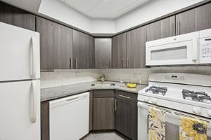 featured image of 631 Leverington Ave