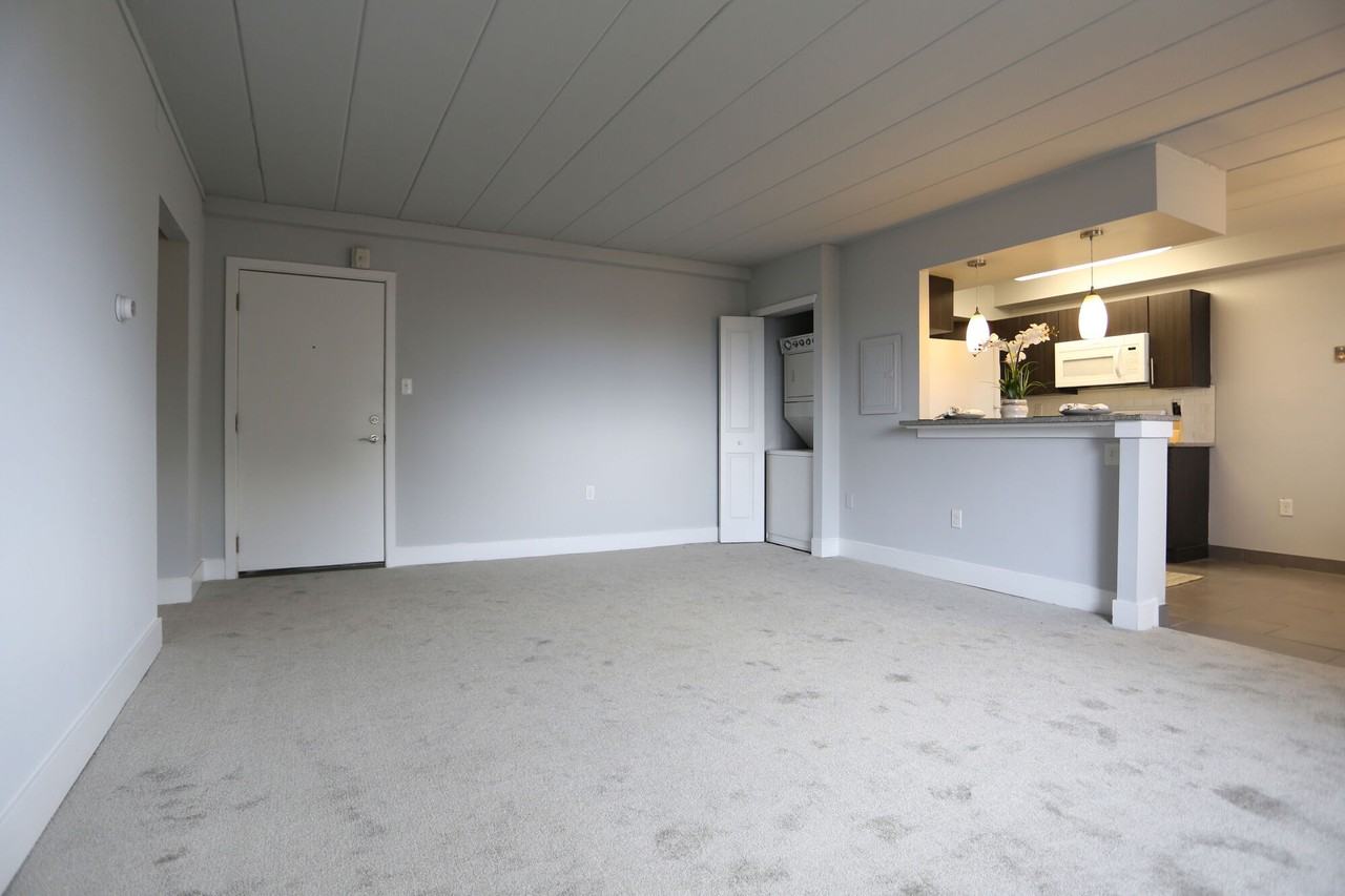 Leverington Court Apartments - Photo 7 of 11