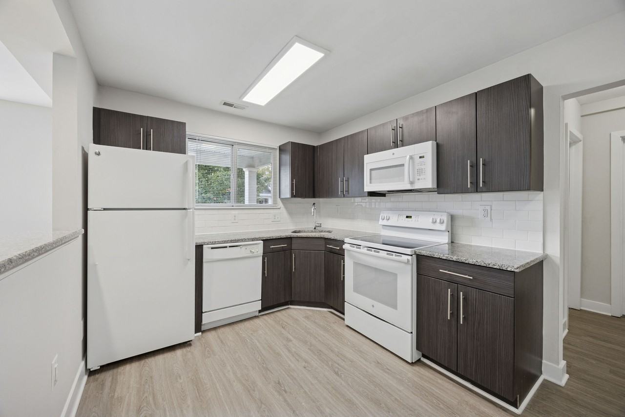 Knightsbridge Apartments - Photo 3 of 23