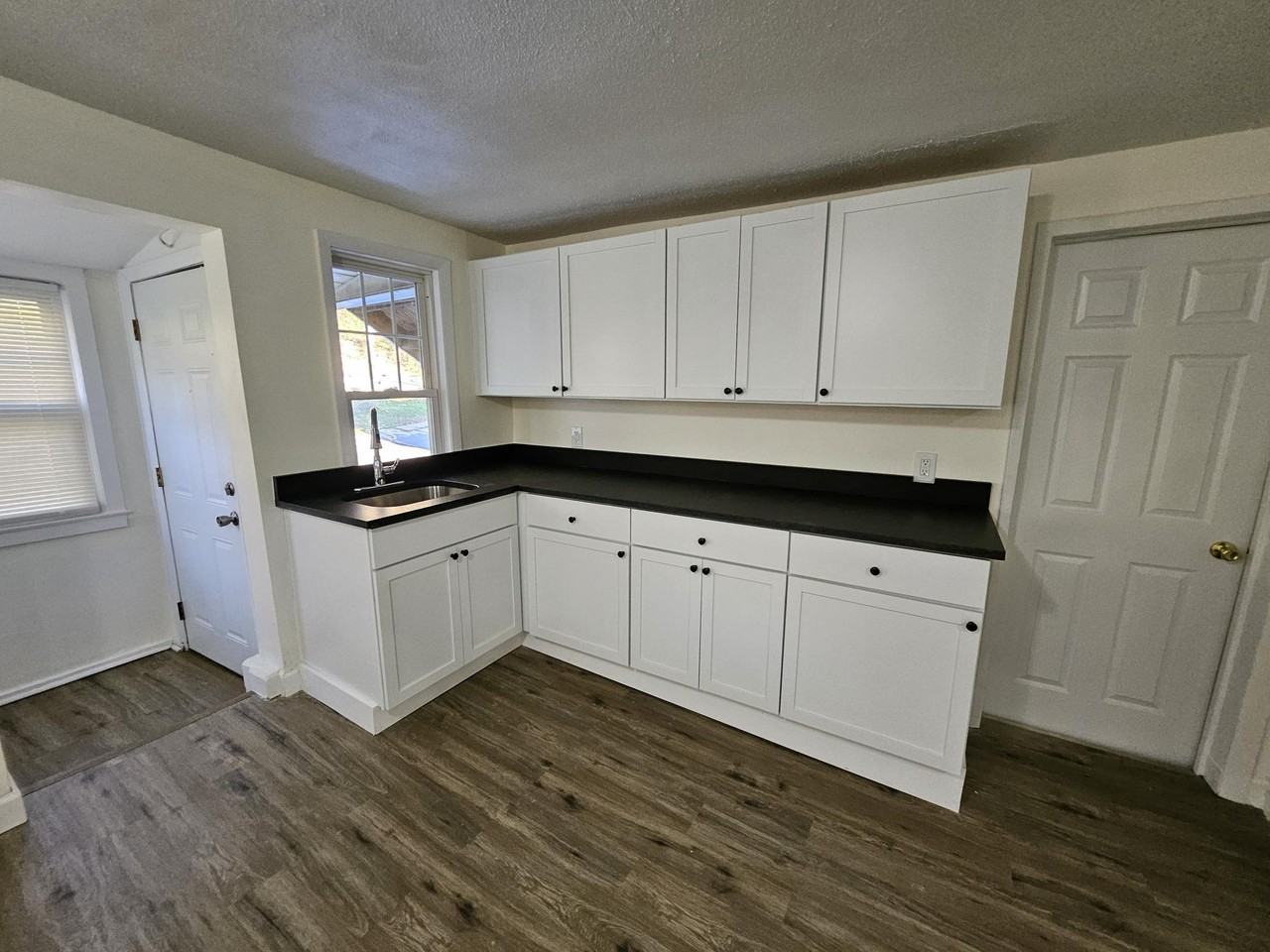 2 Clinton Place - Photo 5 of 9