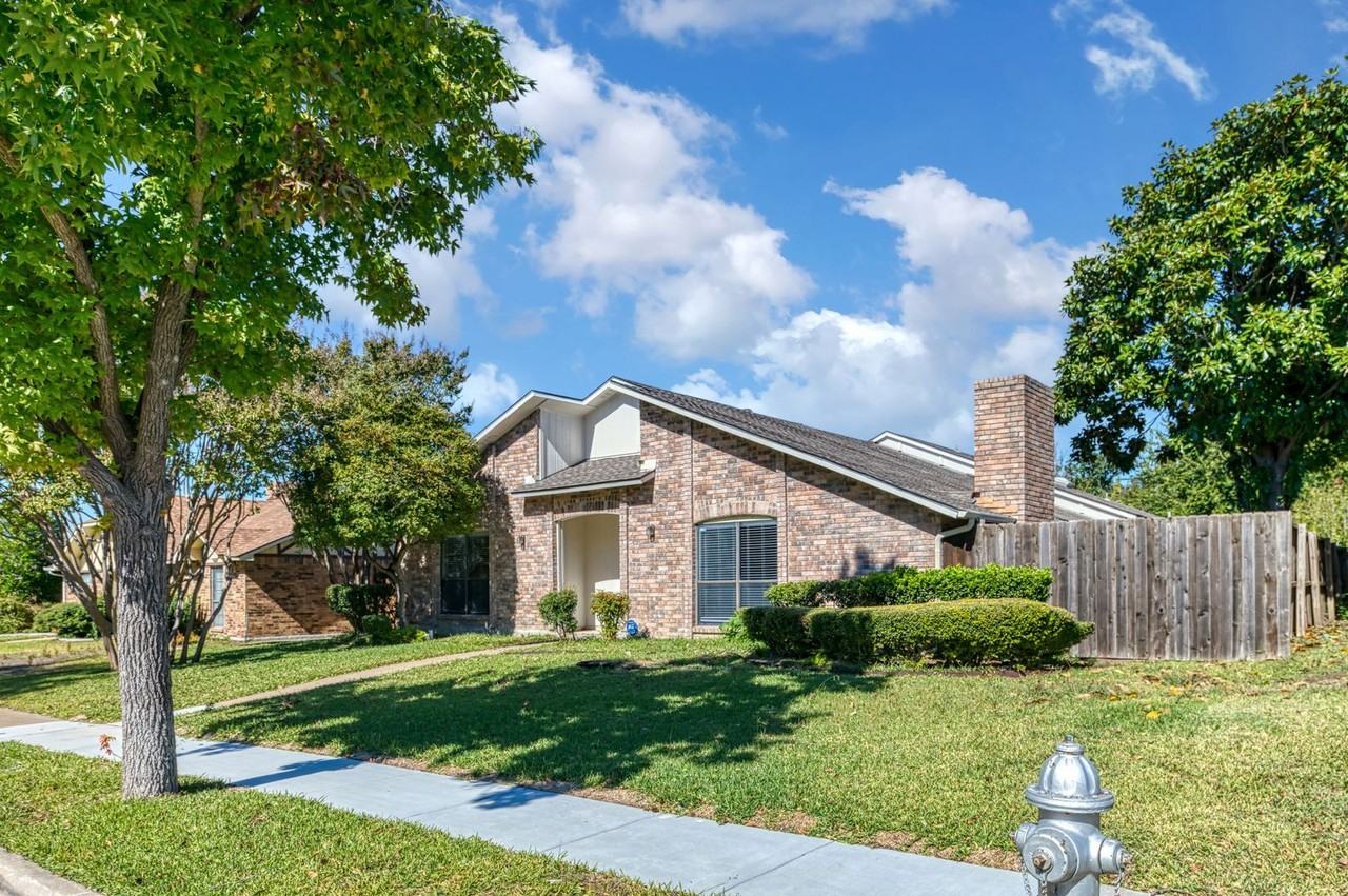 4537 Fremont Ln - Photo 3 of 38