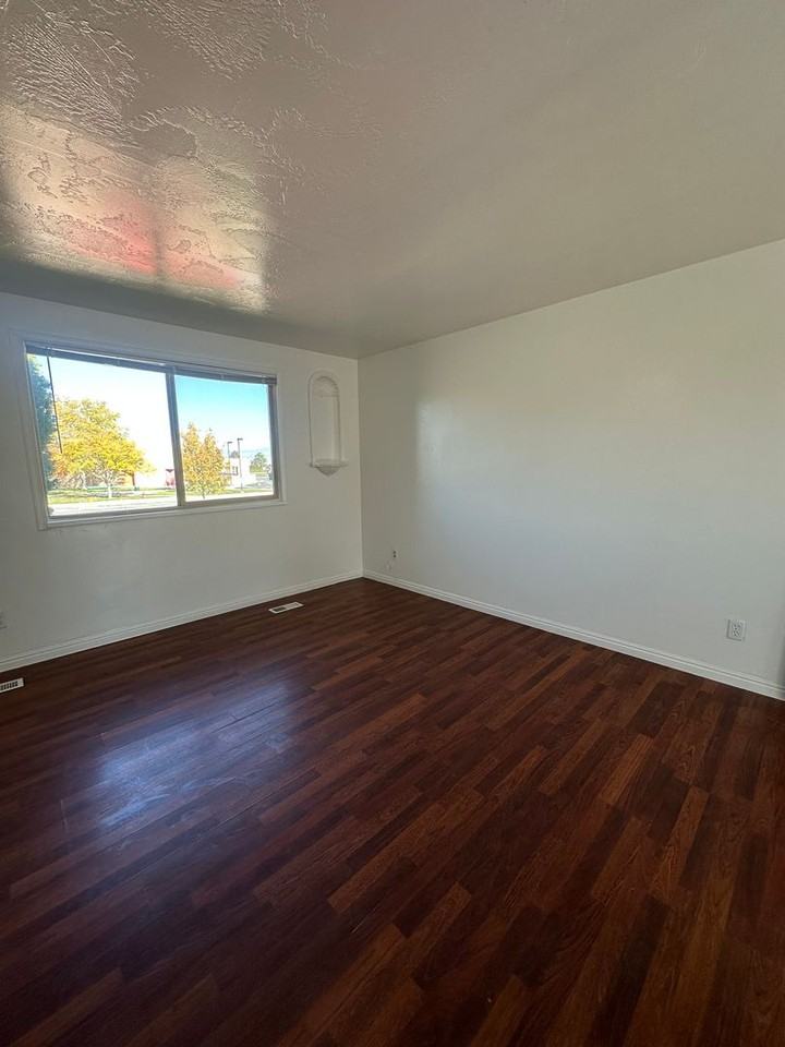 5943 West Lodestone Avenue - Photo 5 of 49