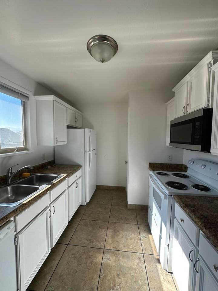 5943 West Lodestone Avenue - Photo 7 of 49