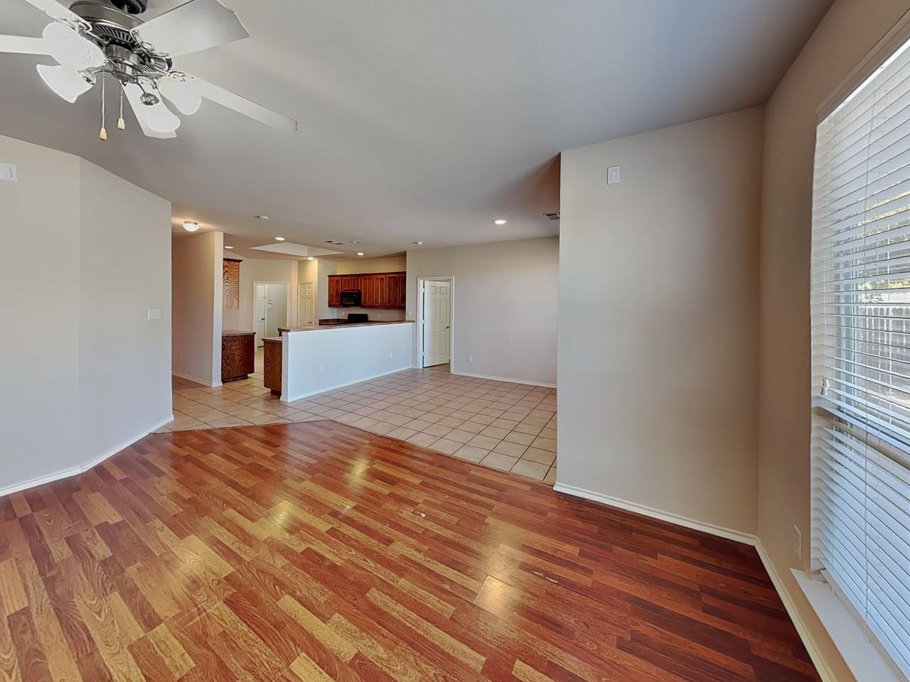 5800 Pearl Oyster Ln - Photo 3 of 20