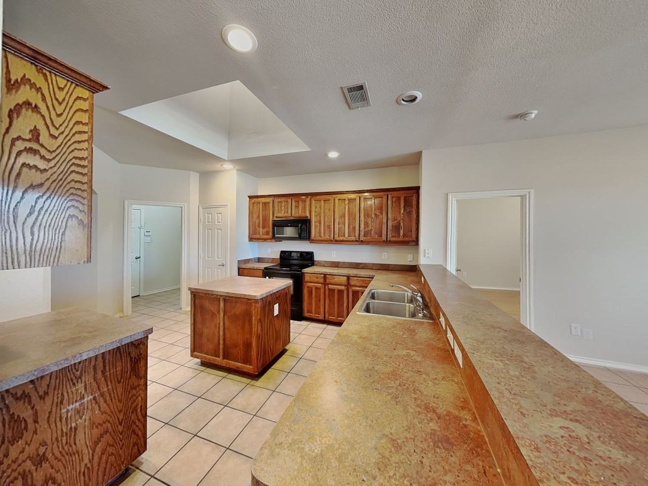 5800 Pearl Oyster Ln - Photo 7 of 20