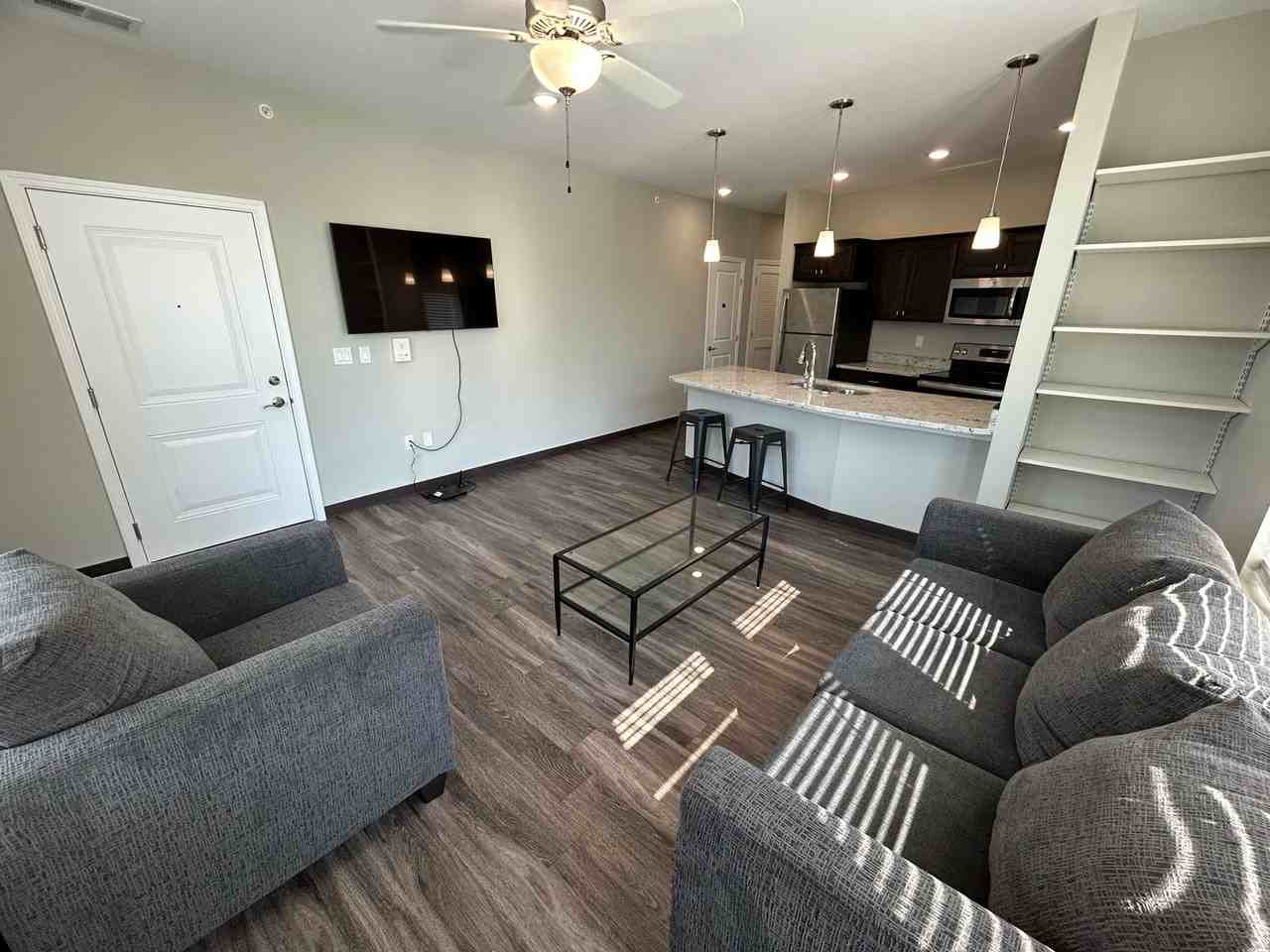 302 E Clark - Photo 4 of 50