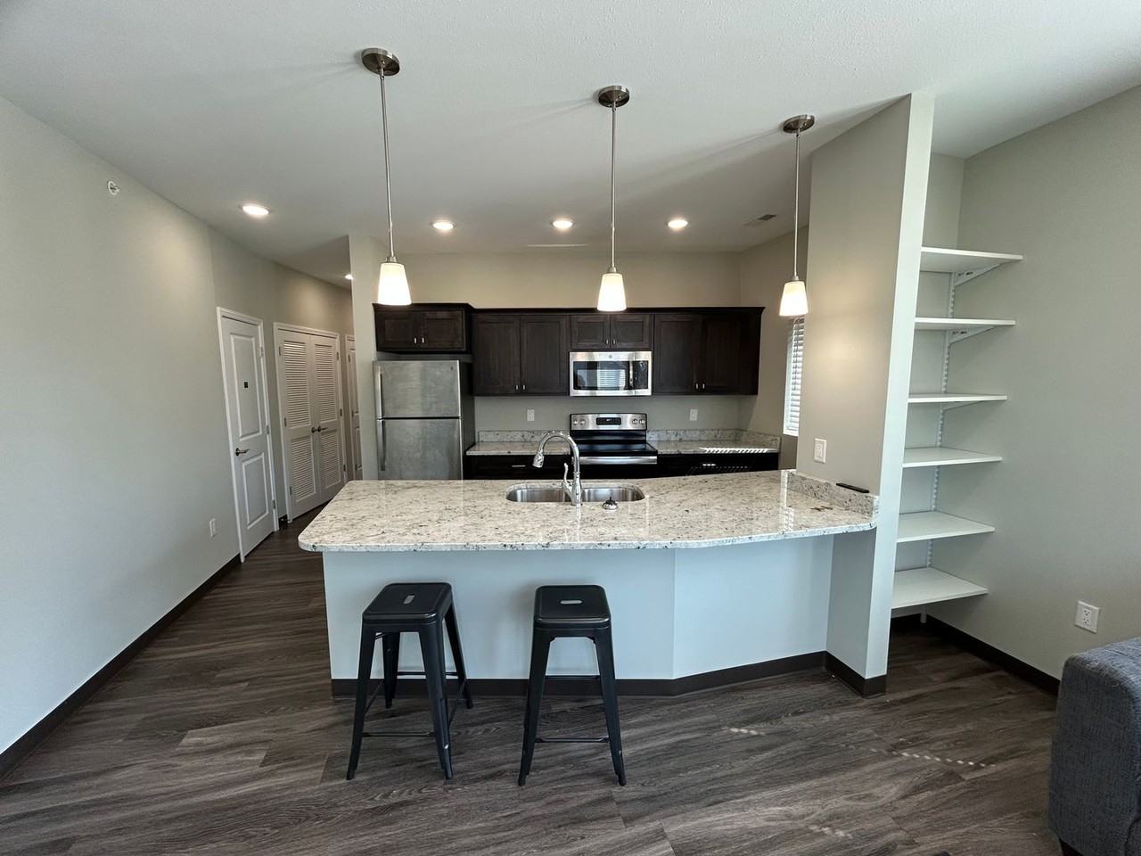 302 E Clark - Photo 6 of 50