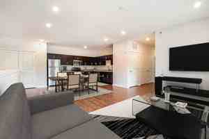 featured image of 1006 S Indiana Ave #510