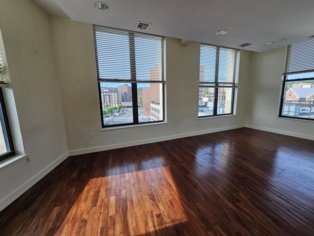 63 Bank St - Photo 2 of 6