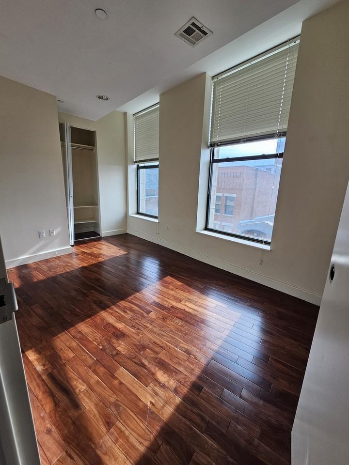 63 Bank St - Photo 4 of 6