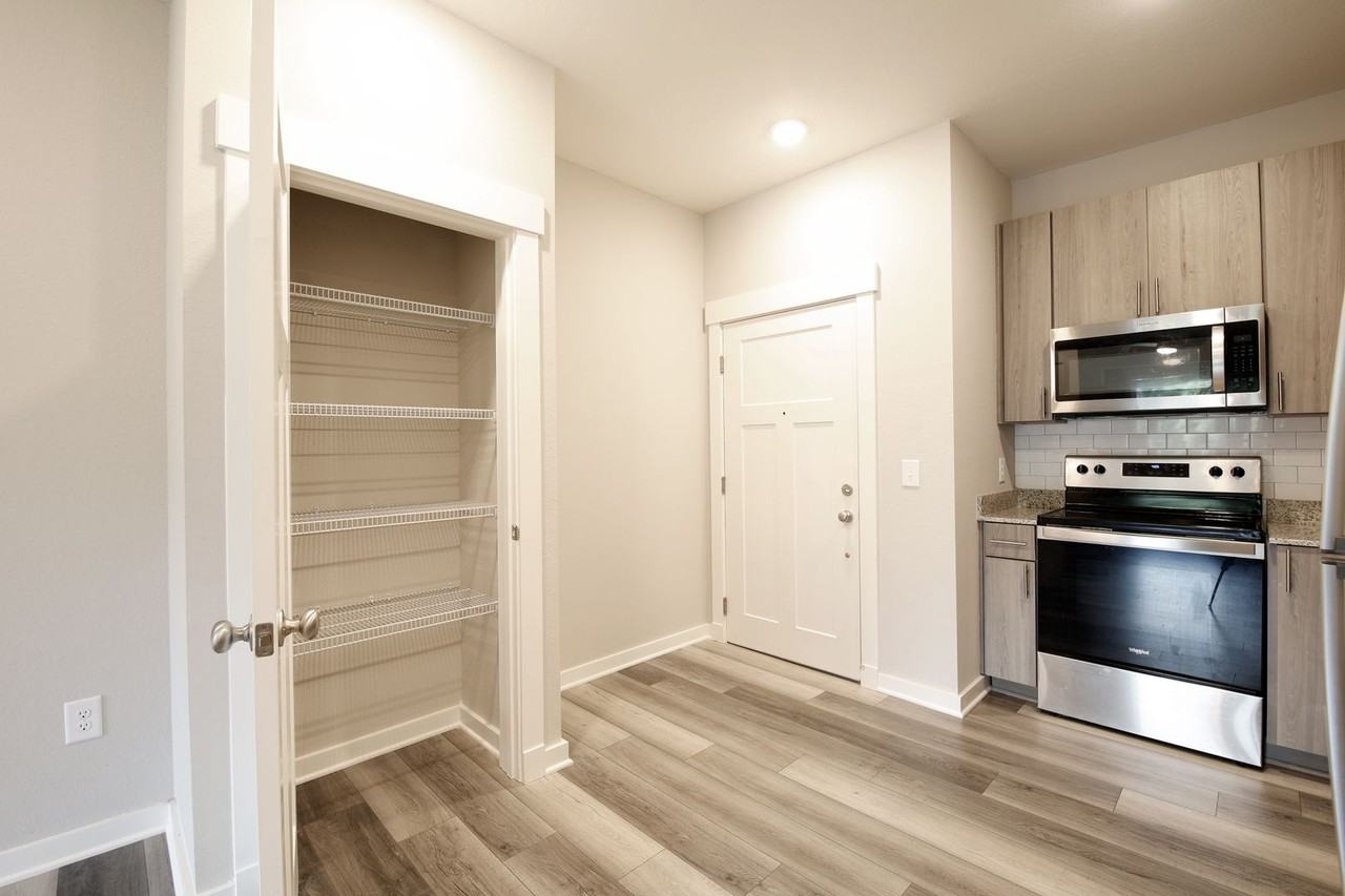 Somerset Apartments - Photo 2 of 25