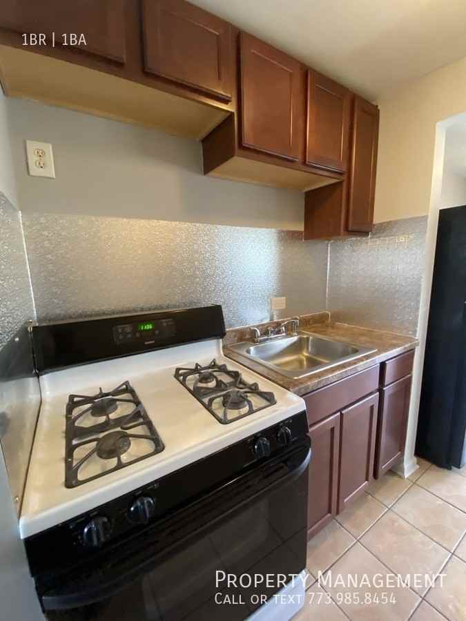 8850 S Saginaw Avenue - Photo 3 of 15