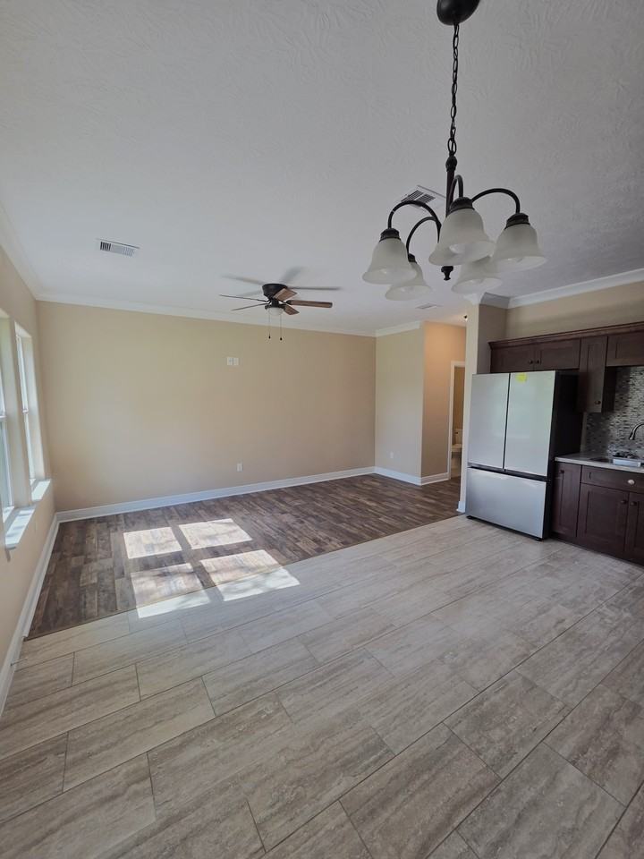 450 Jackson Unit #2 - Photo 4 of 20