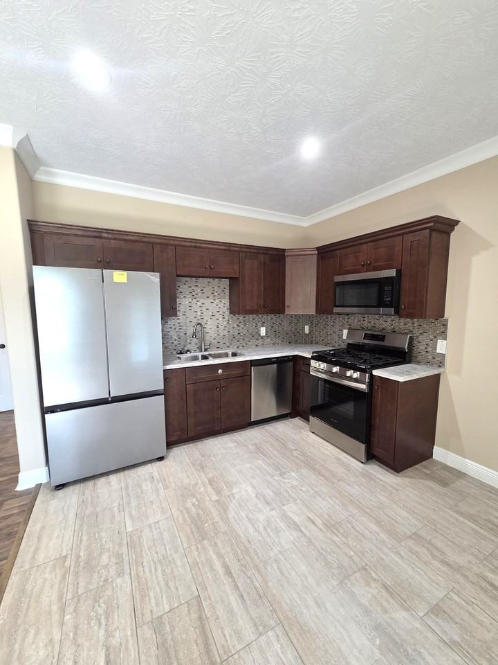 450 Jackson Unit #2 - Photo 5 of 20