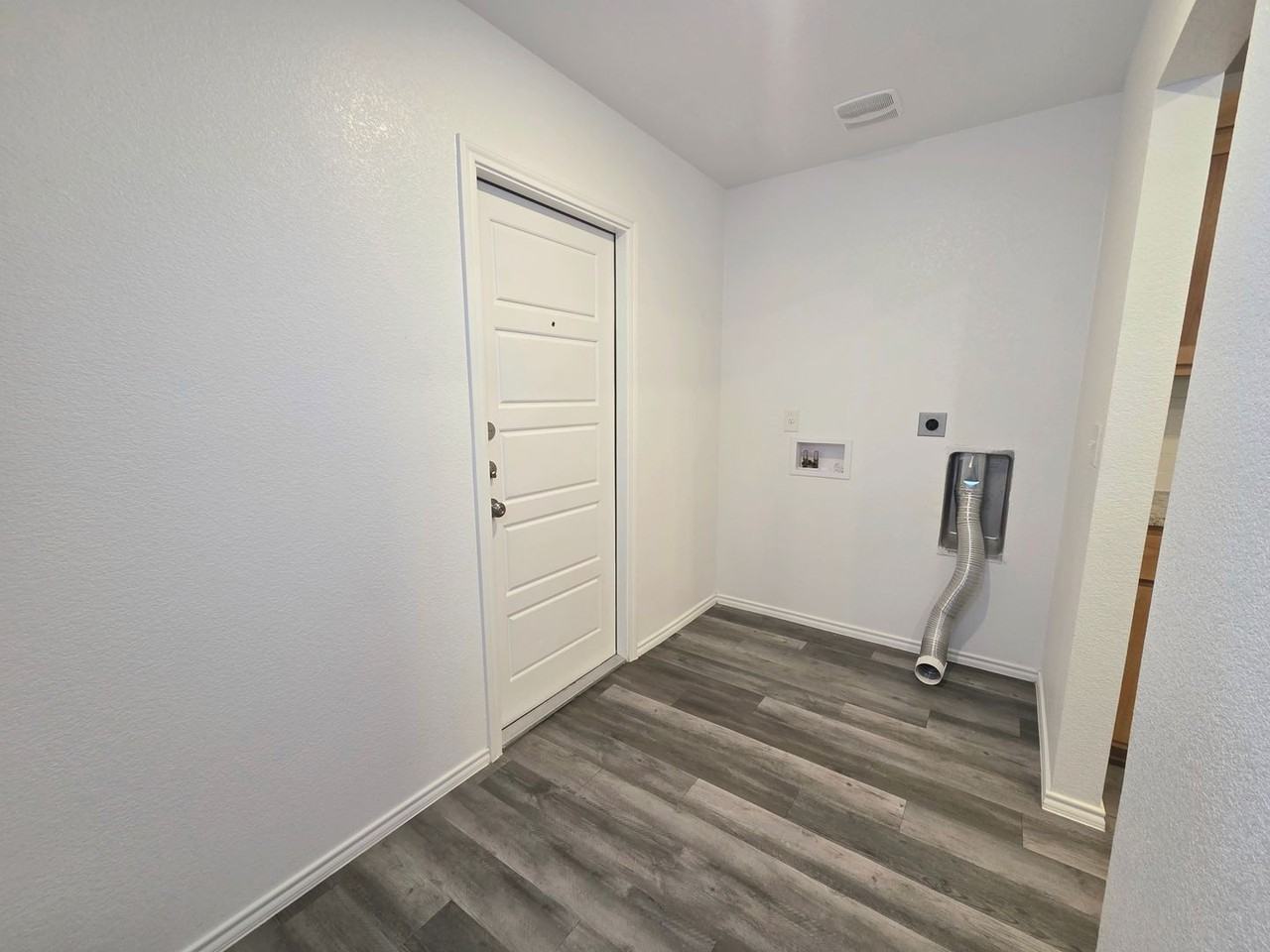 3208 Stonewall Dr #B - Photo 6 of 17