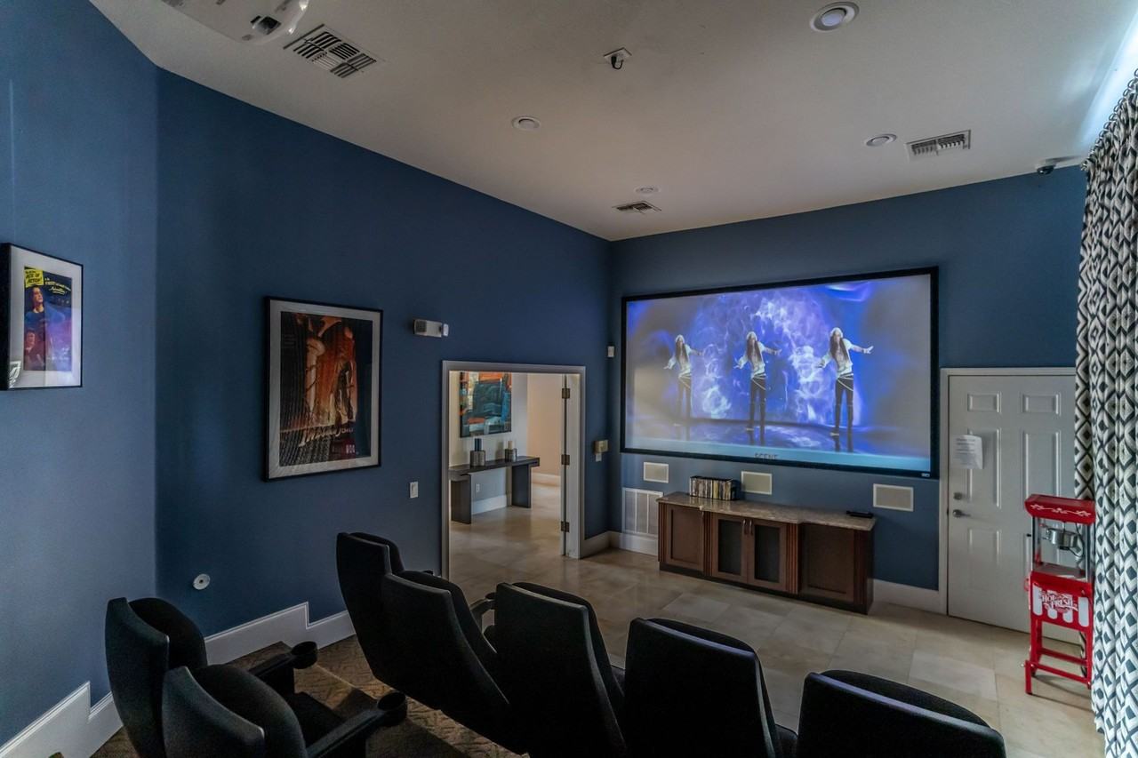 Mission Club Apartments - Photo 6 of 31