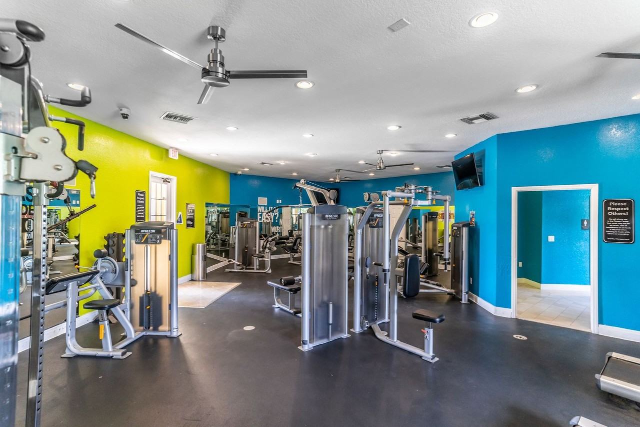 Mission Club Apartments - Photo 6 of 35