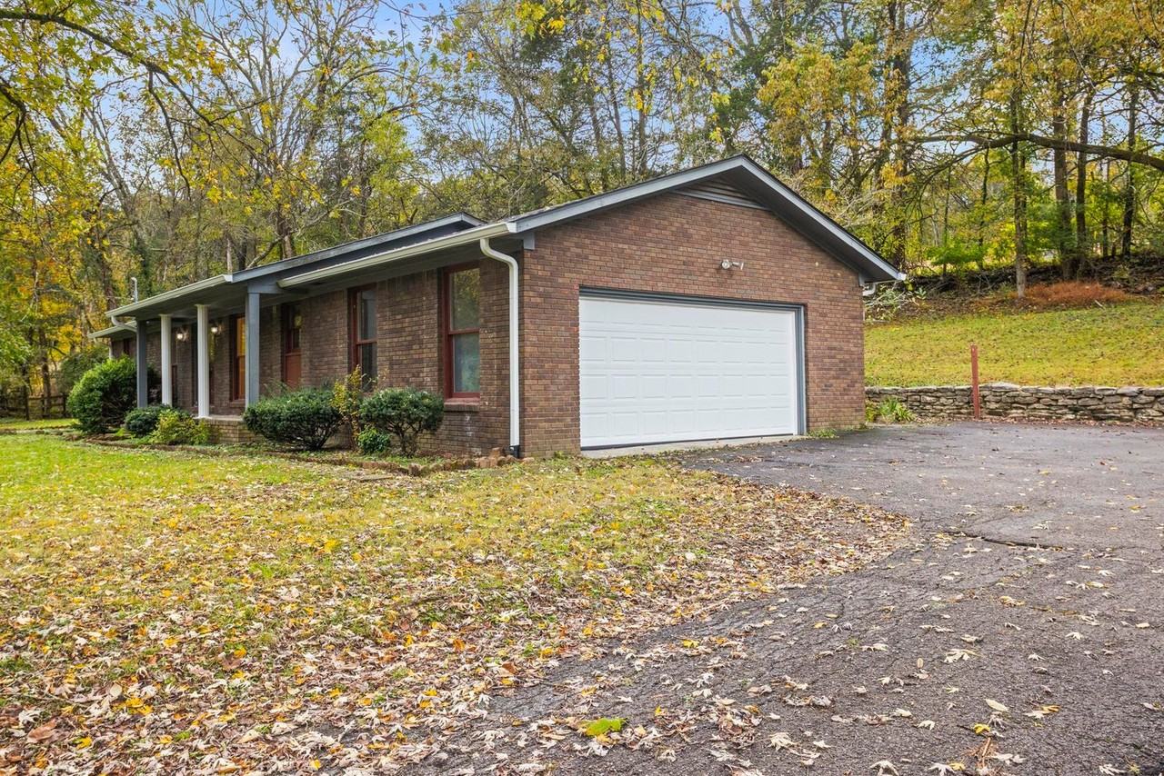 148 Tanglewood Dr - Photo 3 of 43