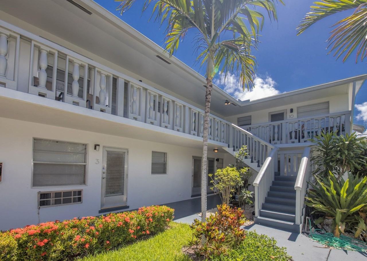 212 N K St Lake Worth, FL 33460 - Photo 3 of 17