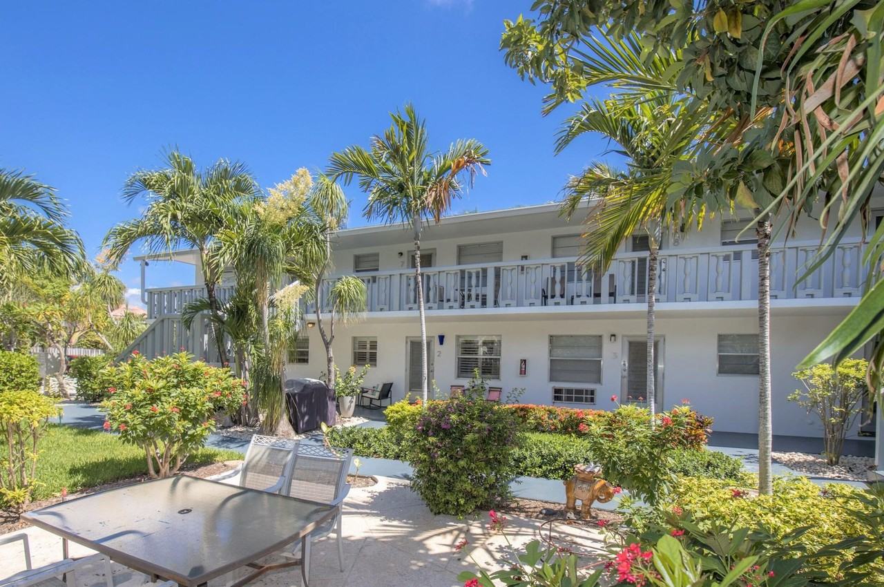 212 N K St Lake Worth, FL 33460 - Photo 4 of 17