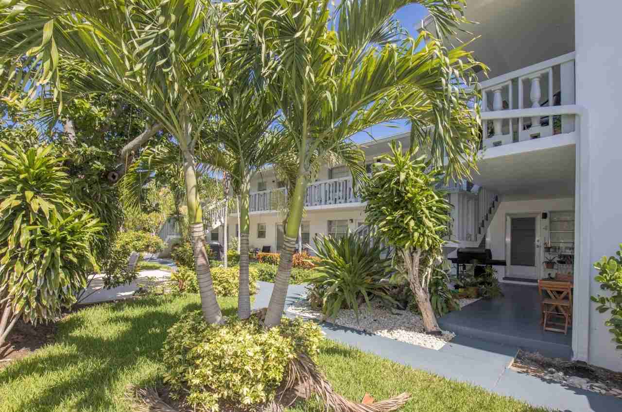 212 N K St Lake Worth, FL 33460 - Photo 5 of 17