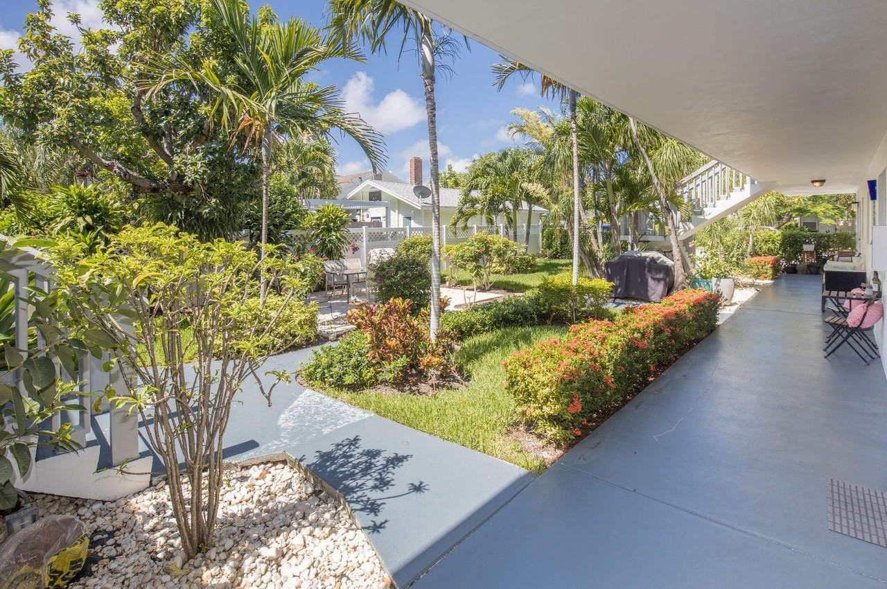 212 N K St Lake Worth, FL 33460 - Photo 6 of 17