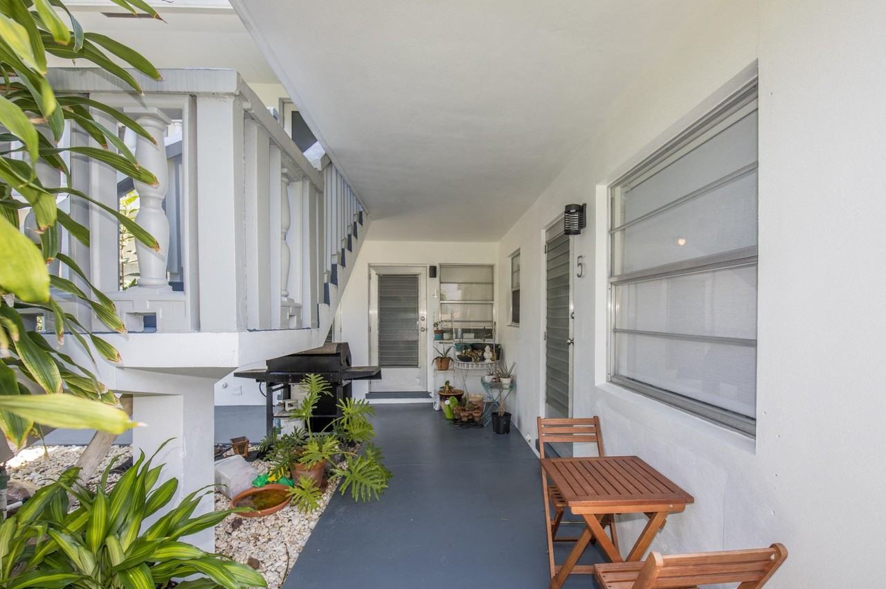 212 N K St Lake Worth, FL 33460 - Photo 7 of 17