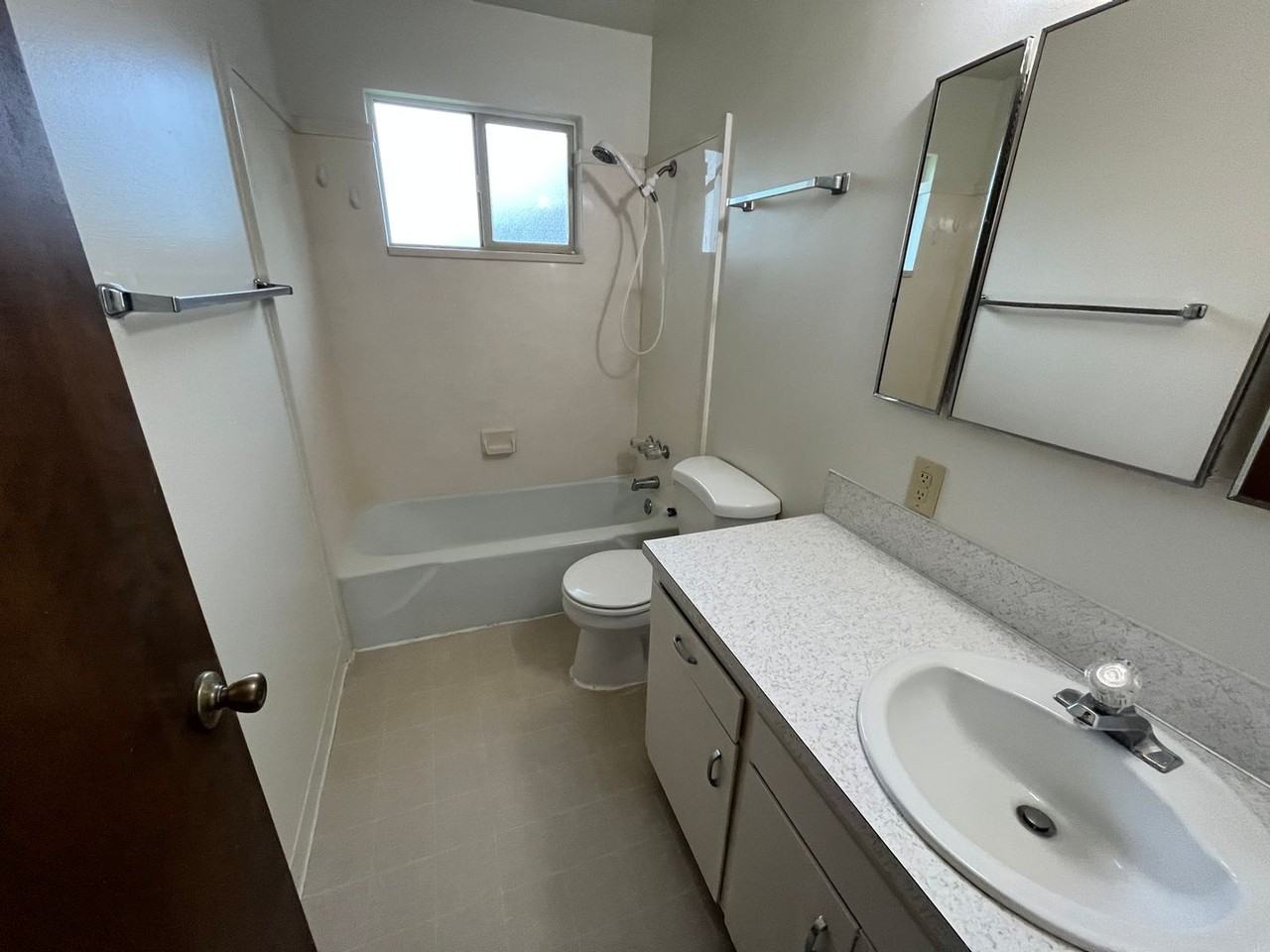 176 E 900 S - Photo 5 of 10