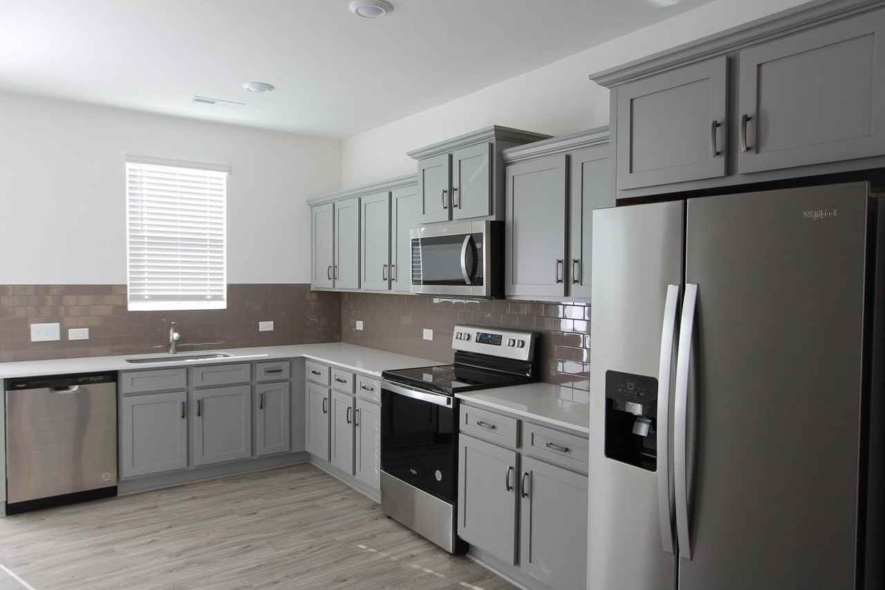 130 S Dorsett St - Photo 3 of 16