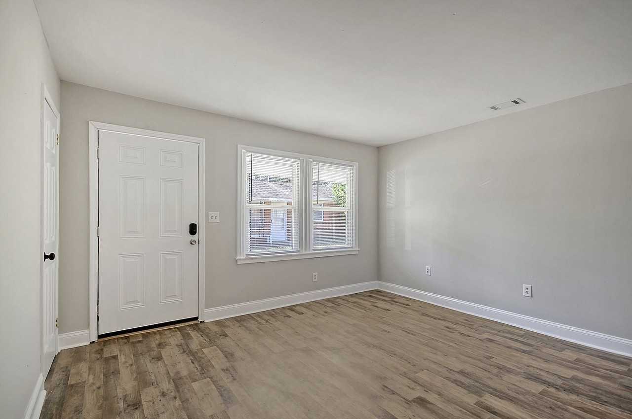 1530 Orange Grove - Photo 5 of 20