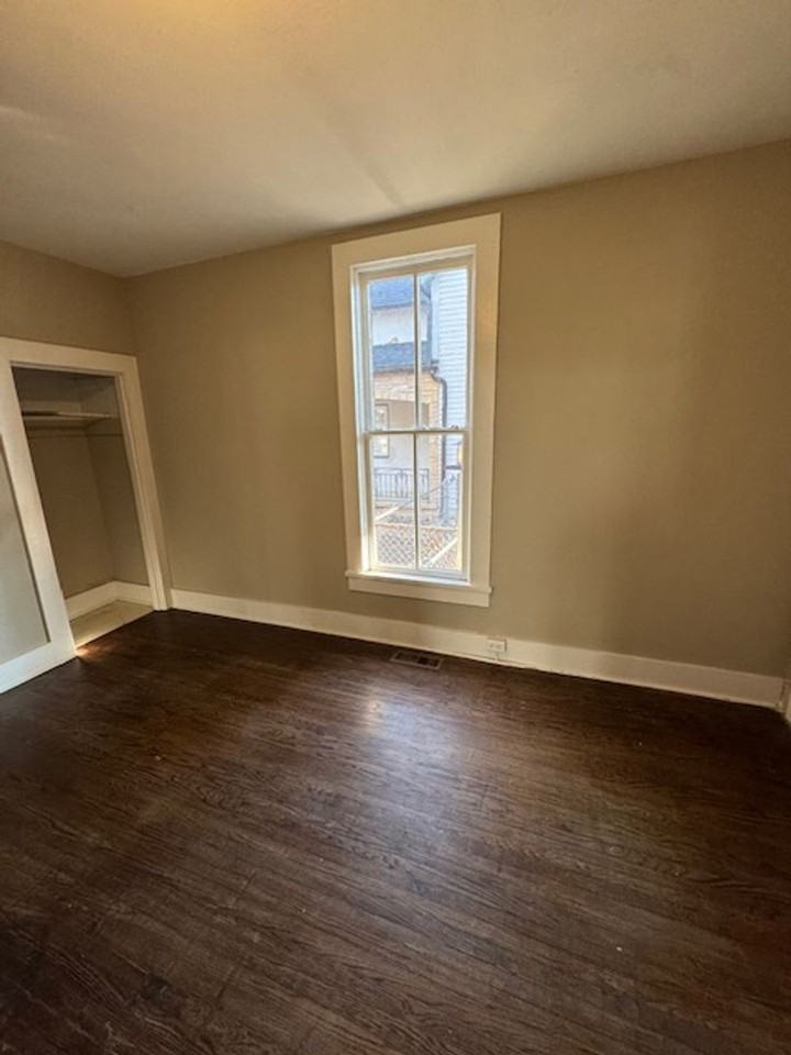 826 Lake Avenue - Photo 5 of 11