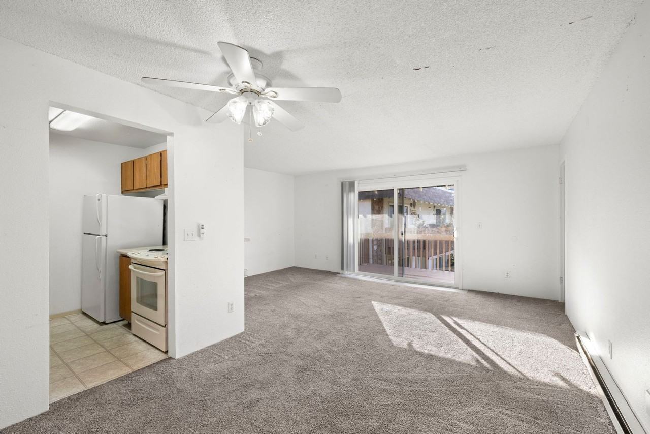 Live by the Des Moines Marina — Walk to Restaurants, Shops & the Farmers Market! 1 bedroom Unit - Photo 6 of 25