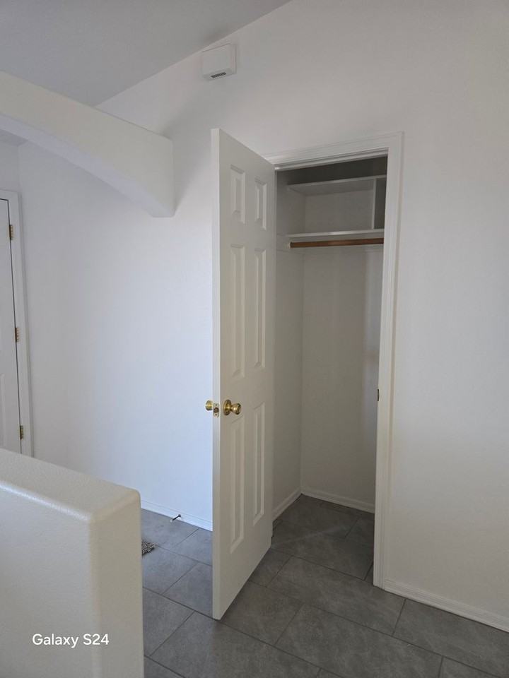 640 Foothill Drive - Photo 3 of 19