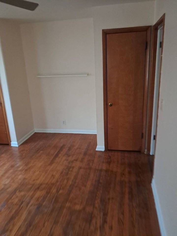 2223 W Rohr Ave - Photo 2 of 7