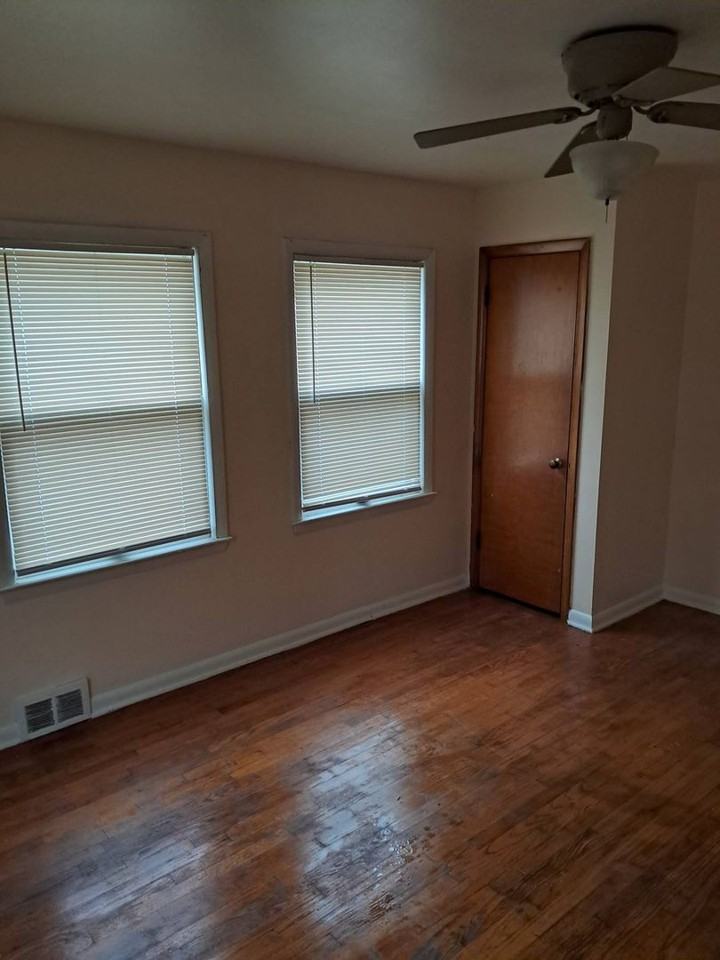 2223 W Rohr Ave - Photo 3 of 7