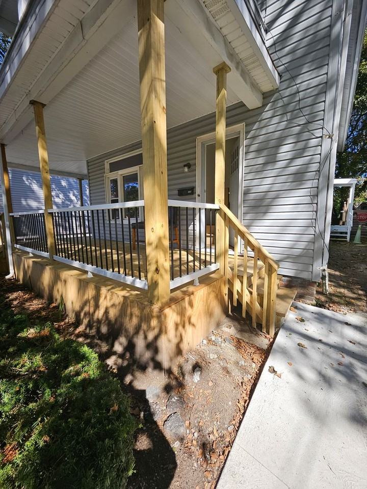209 Poplar St - Photo 2 of 13