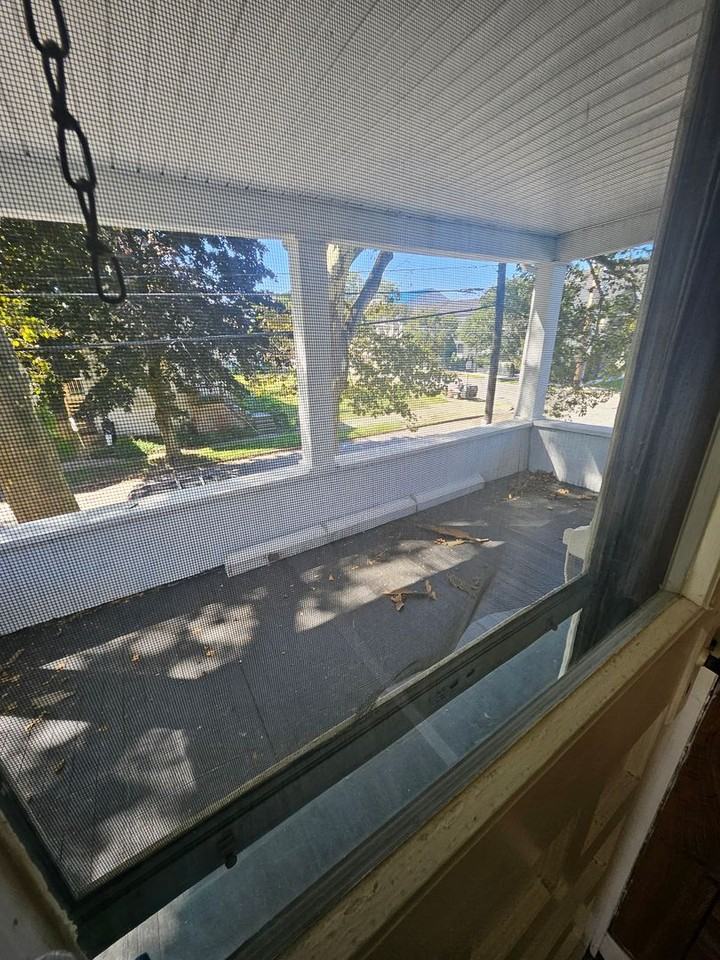209 Poplar St - Photo 3 of 13