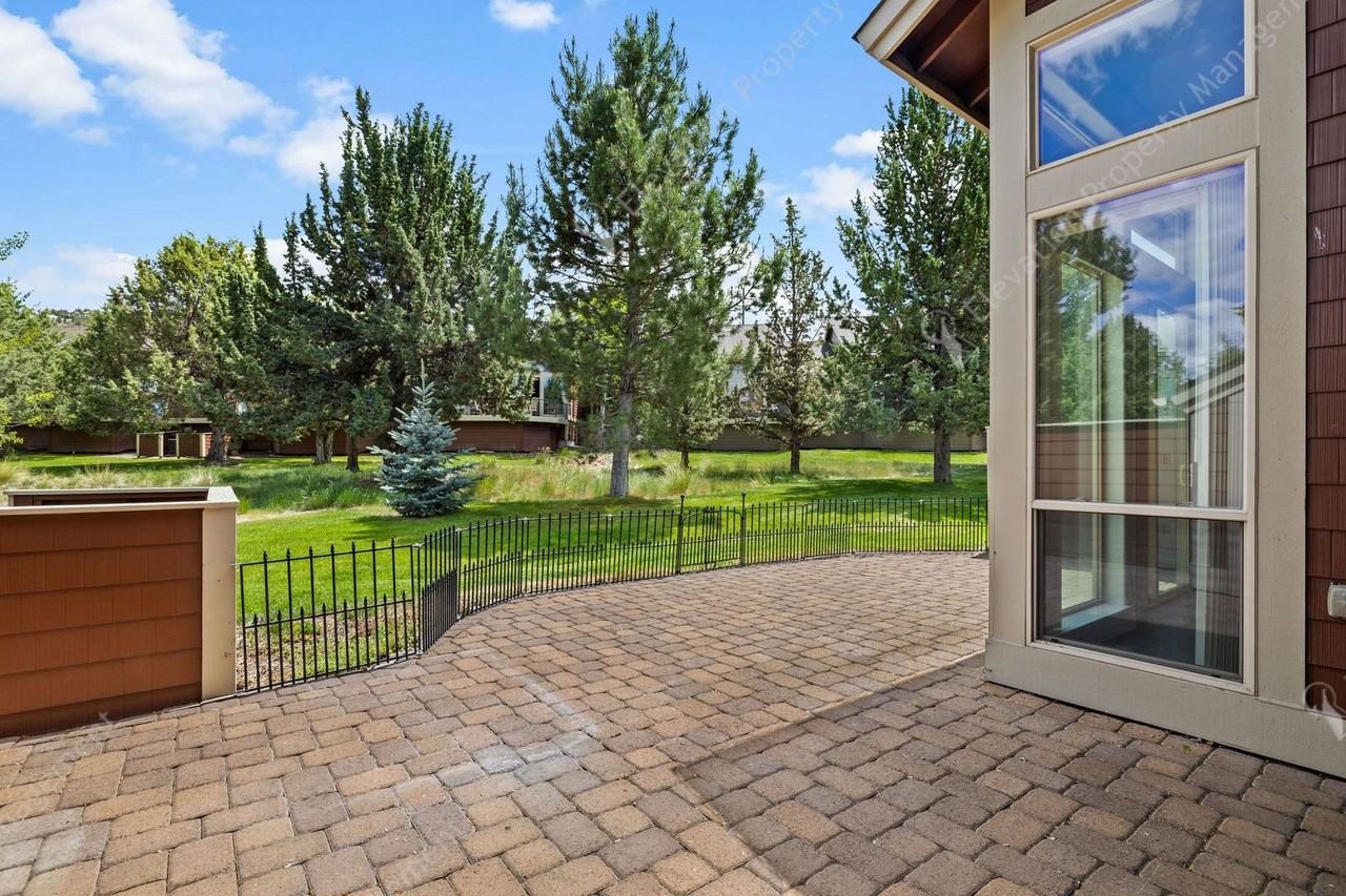 1277 Highland View Loop - Photo 2 of 44