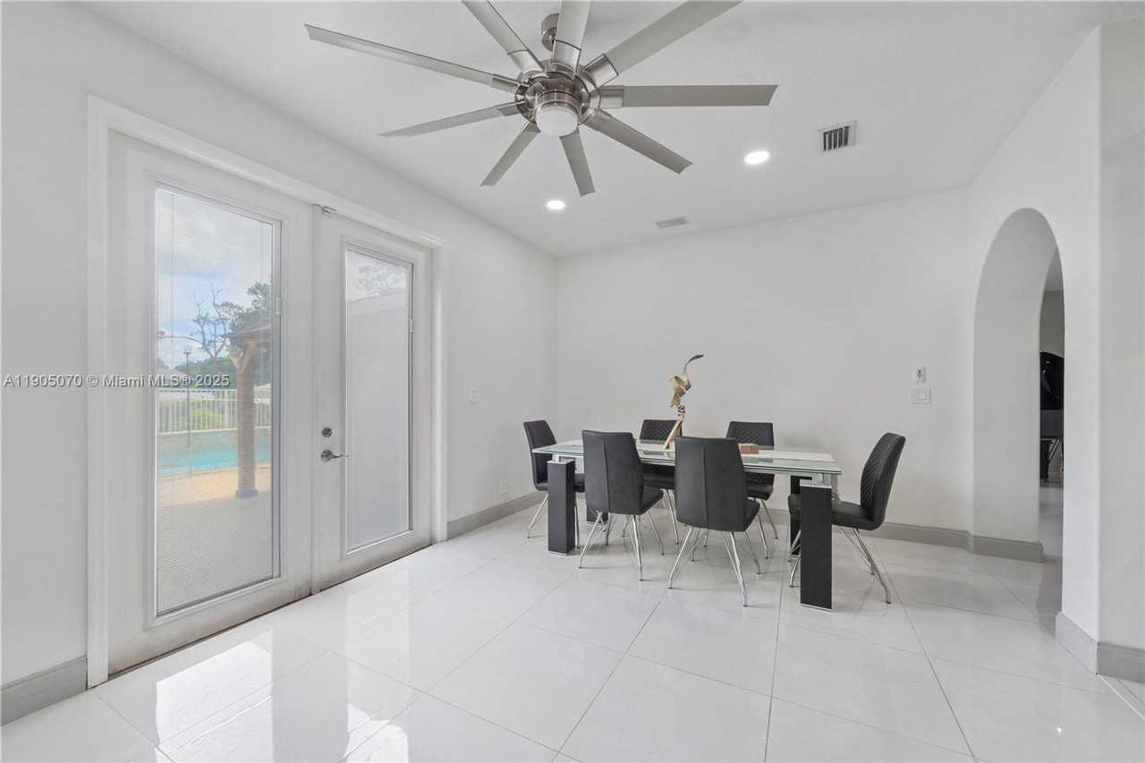 17125 35th Pl N - Photo 3 of 30