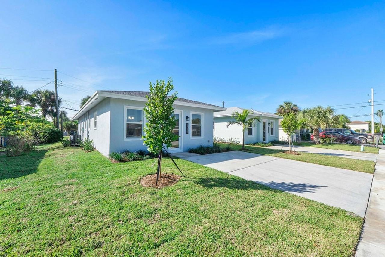 1573 W 16th St - Photo 6 of 21