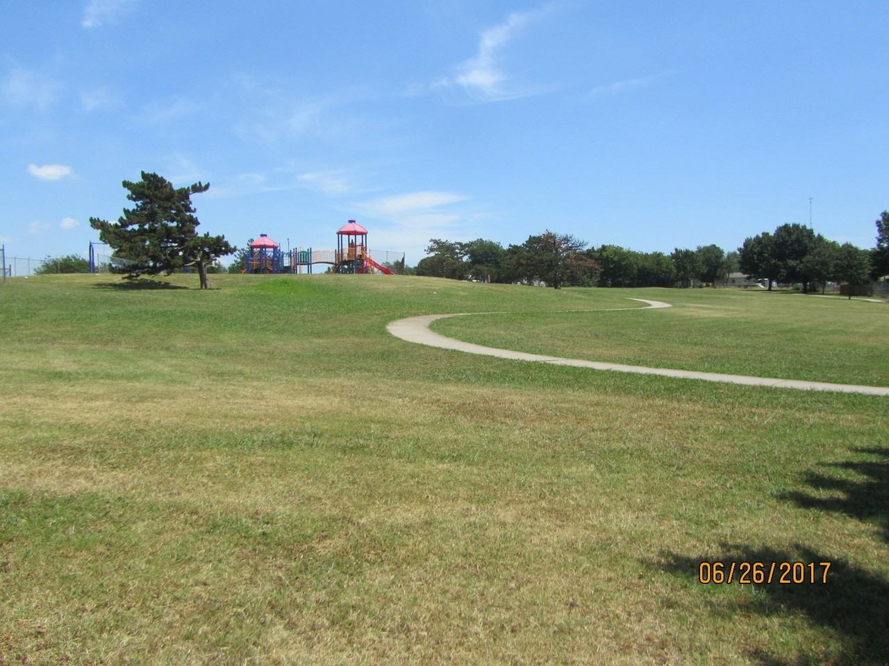 1906 South Stonewall Avenue - Photo 5 of 10