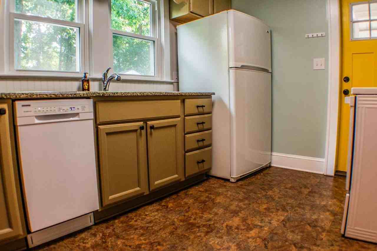 1245 S Hawthorne Rd - Photo 2 of 12