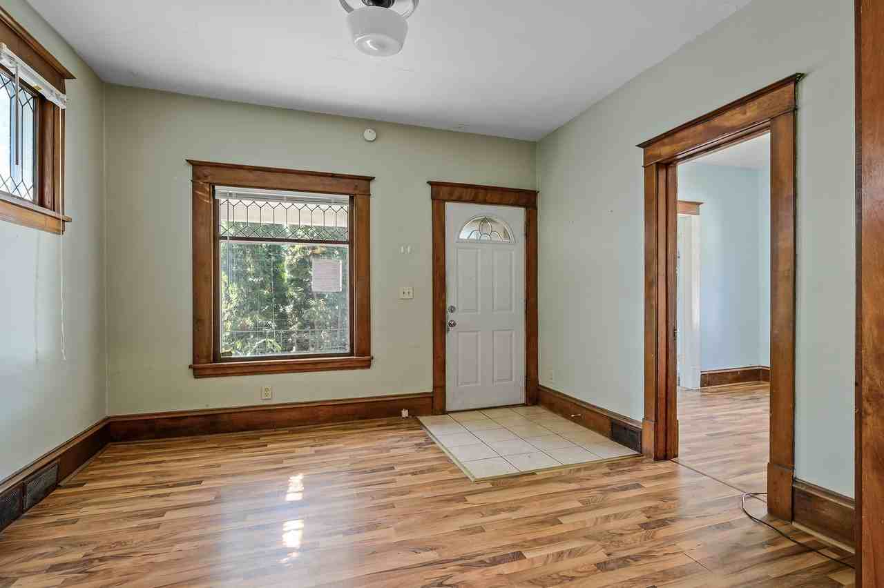 1108 15th Ave Se - Photo 7 of 19