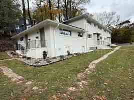 featured image of 220 N Hawthorne Rd