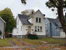 featured image of 175 Avenue E