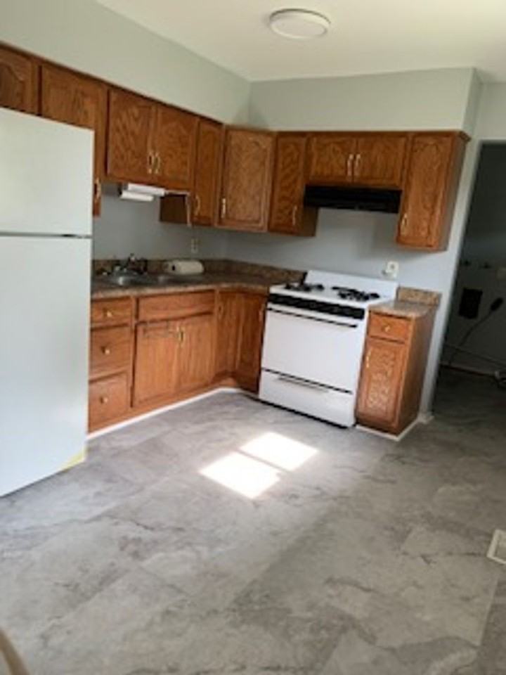 1362 W Pruitt St - Photo 2 of 9