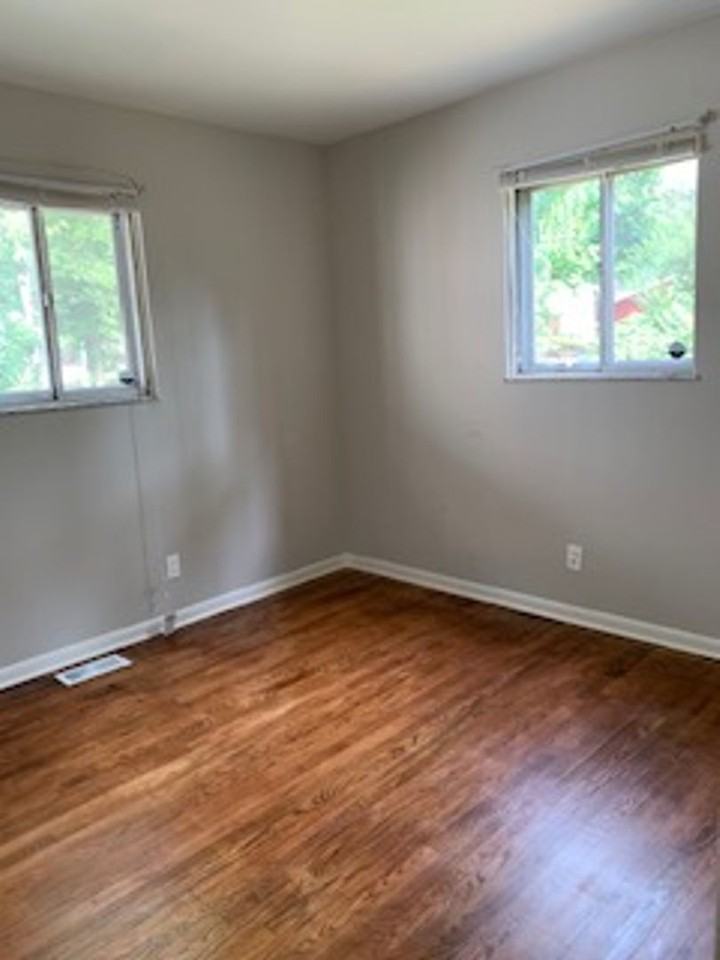 1362 W Pruitt St - Photo 5 of 9