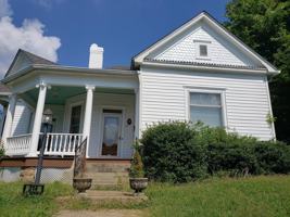 featured image of 214 N Main St