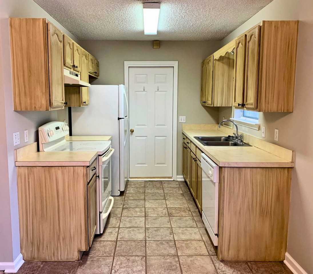 102 Hopi Ct - Photo 4 of 14