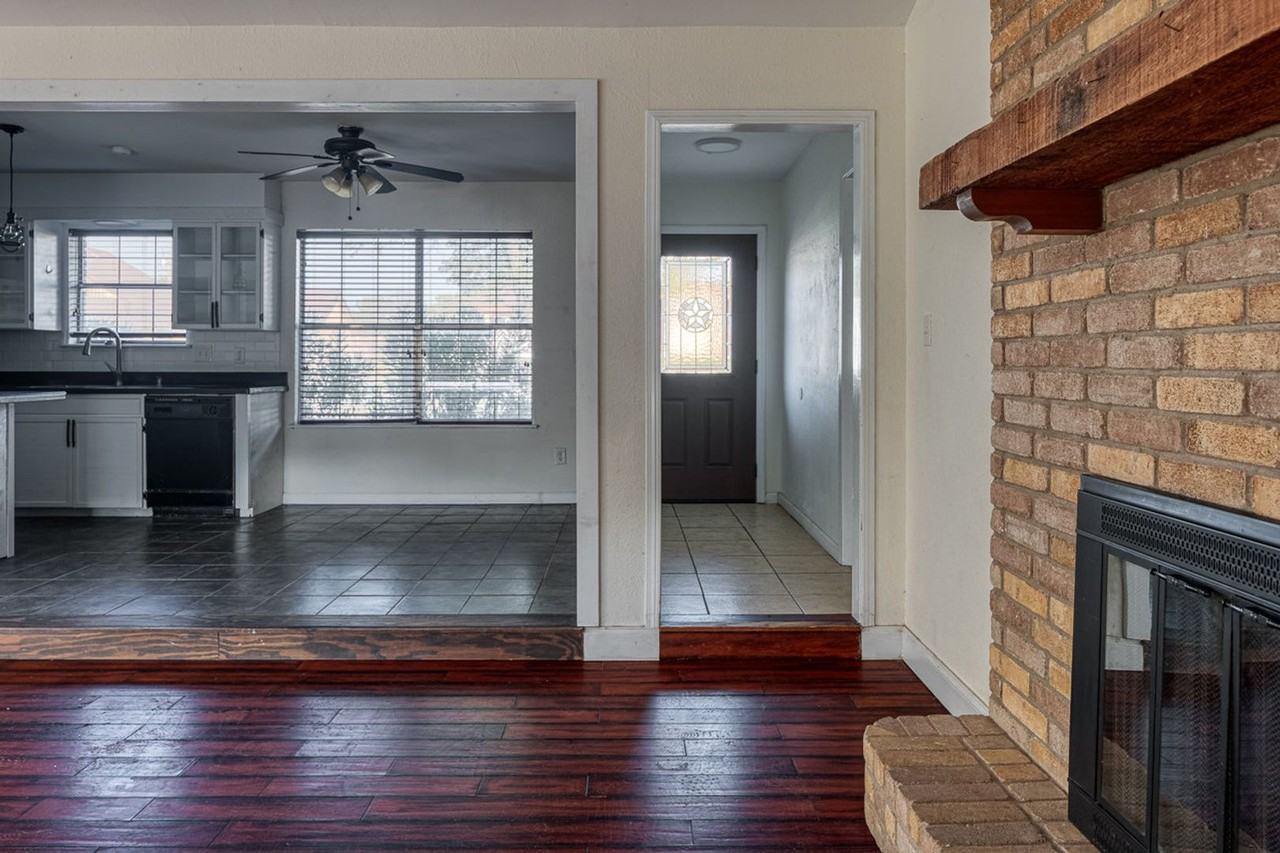 112 Tomahawk Trl - Photo 2 of 15